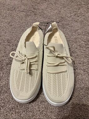 Rouge Helium Knit Slip-On Sneakers in Cream